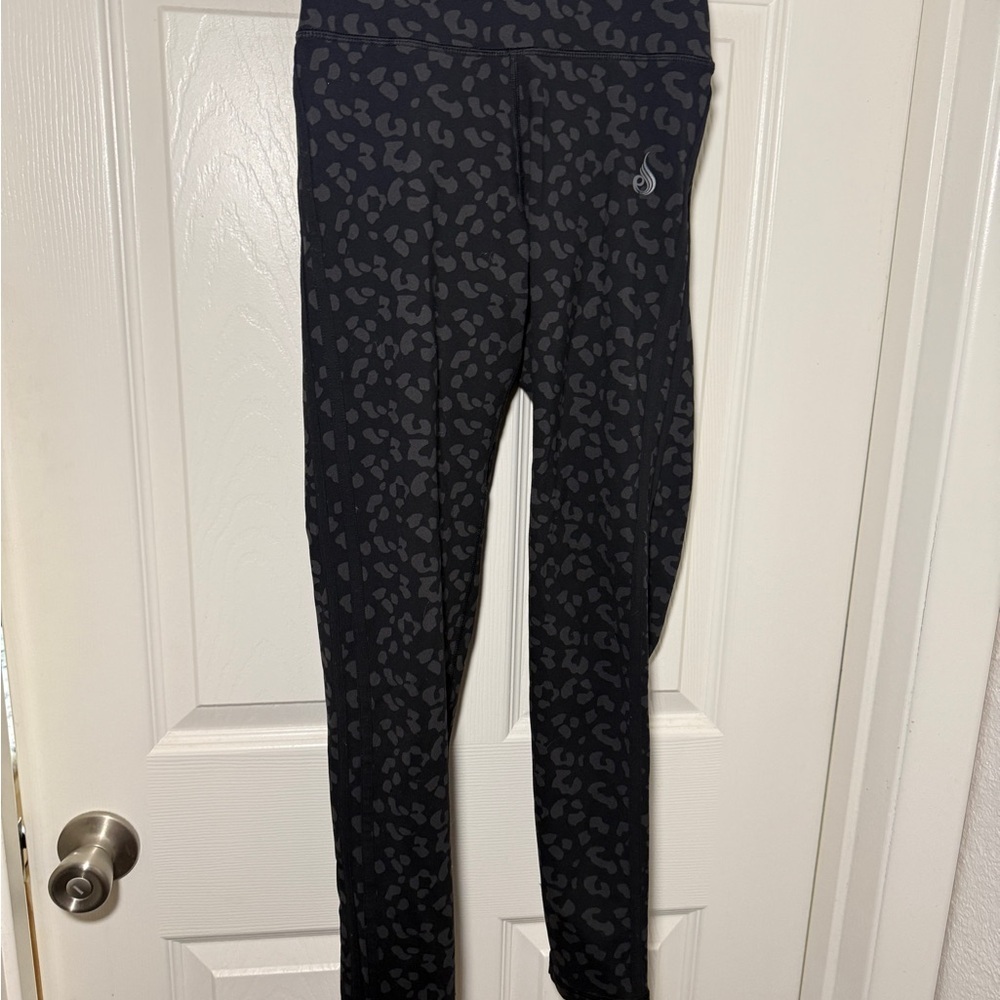 Ryderwear Black Leopard Print Scrunch Butt Leggings Size S High Waisted Gym - Picture 3 of 5